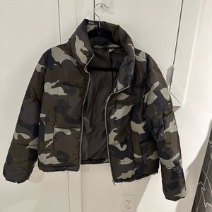 H&M cropped camo puffer